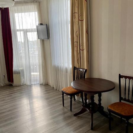Apartment Studio -Біля Вокзалу-Недалеко Від Центру-Городоцька 151 Лвив Екстериор снимка