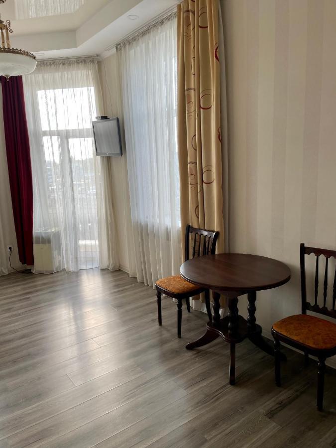 Apartment Studio -Біля Вокзалу-Недалеко Від Центру-Городоцька 151 Лвив Екстериор снимка